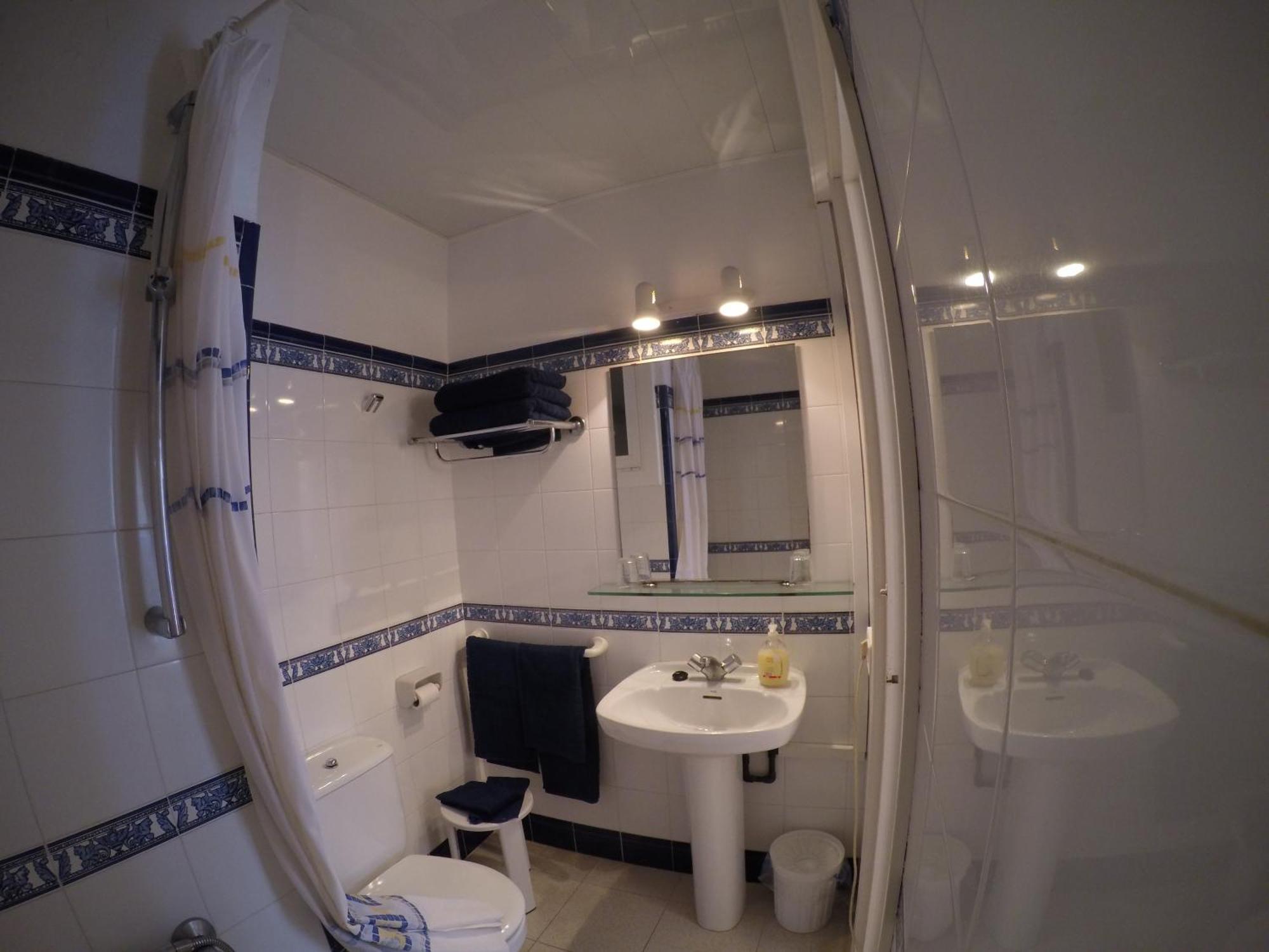 Apartamentos Montserrat Сиджес Номер фото