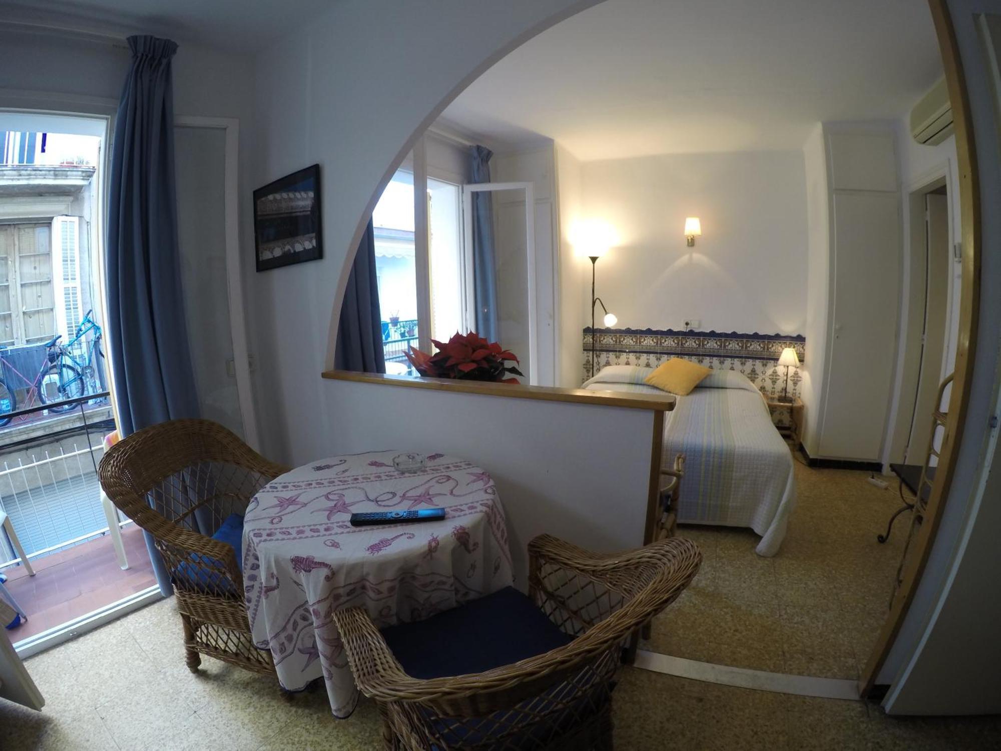 Apartamentos Montserrat Сиджес Номер фото