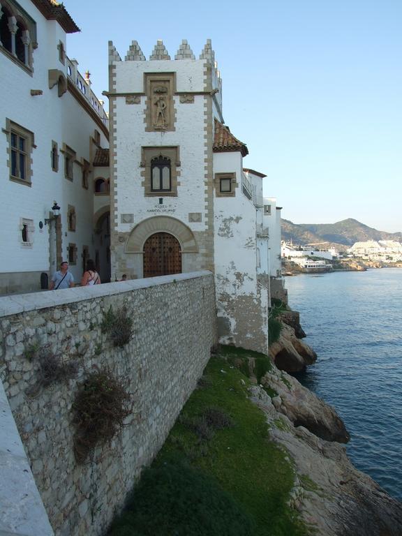 Apartamentos Montserrat Сиджес Экстерьер фото