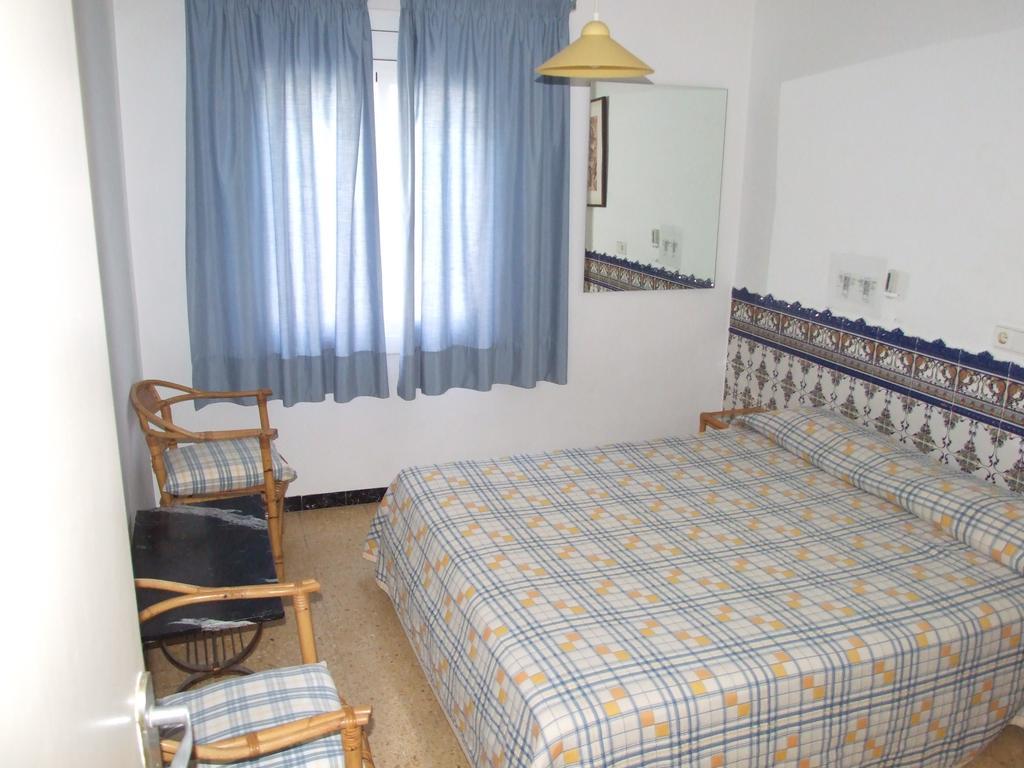 Apartamentos Montserrat Сиджес Экстерьер фото