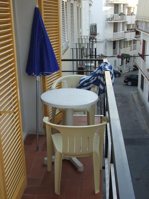 Apartamentos Montserrat Сиджес Экстерьер фото