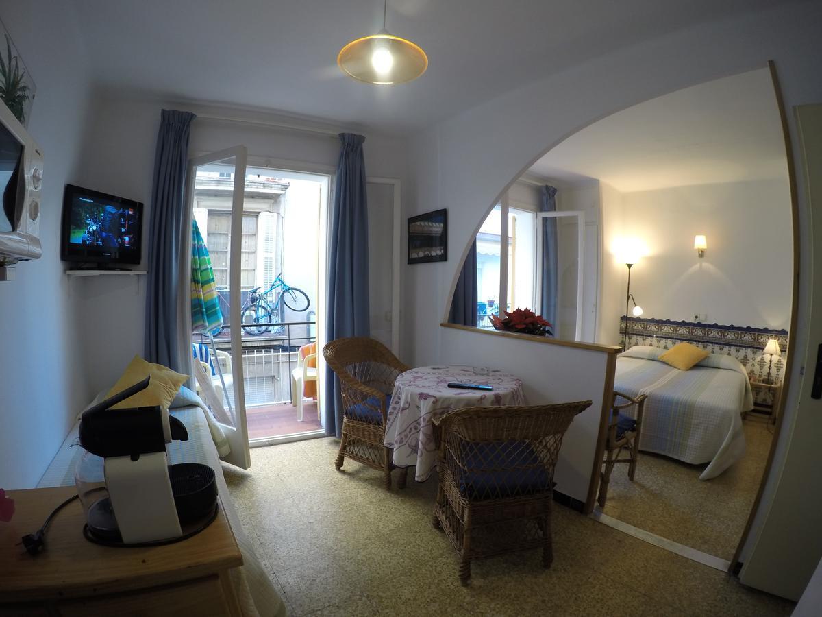 Apartamentos Montserrat Сиджес Номер фото