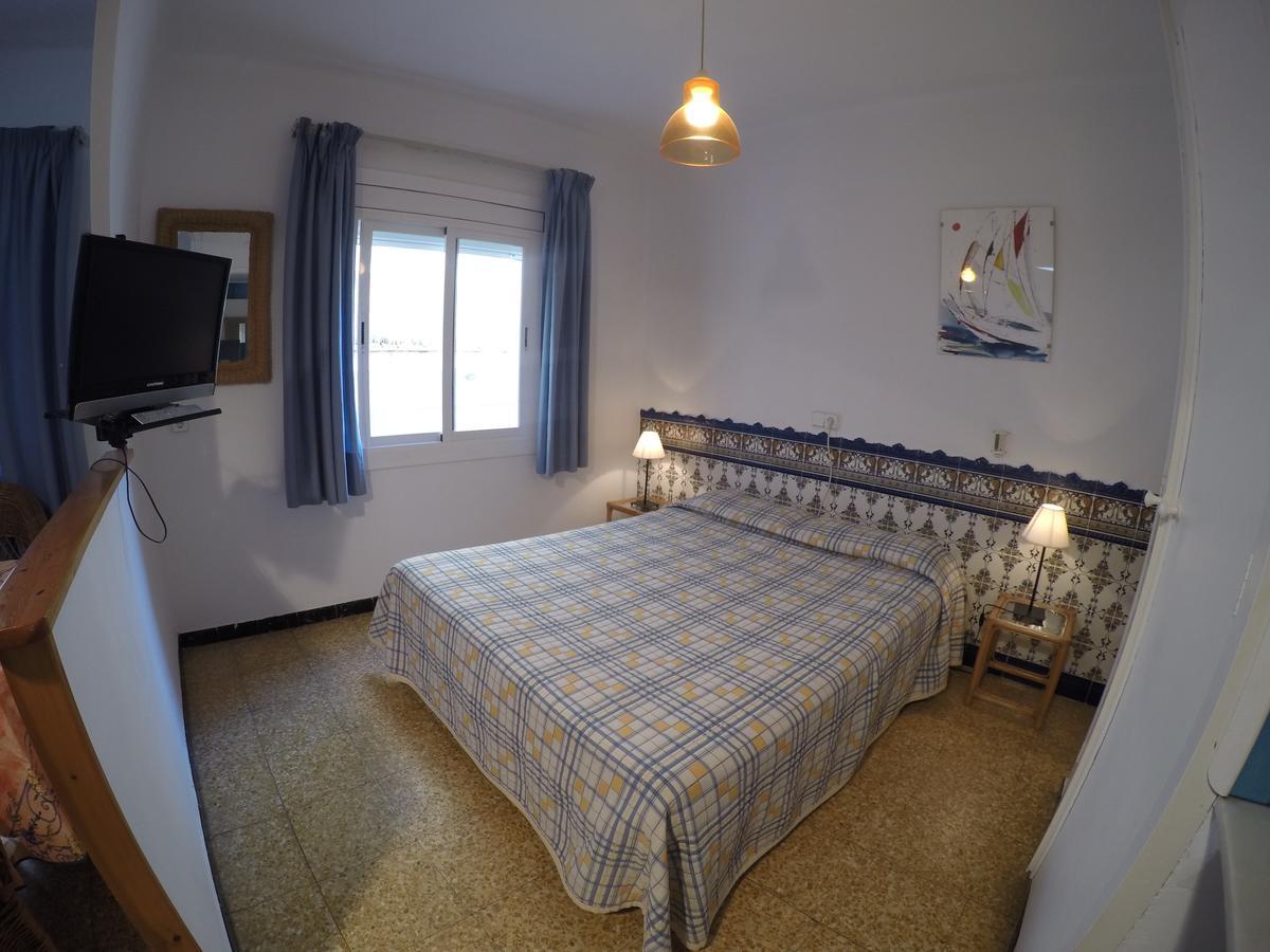 Apartamentos Montserrat Сиджес Номер фото